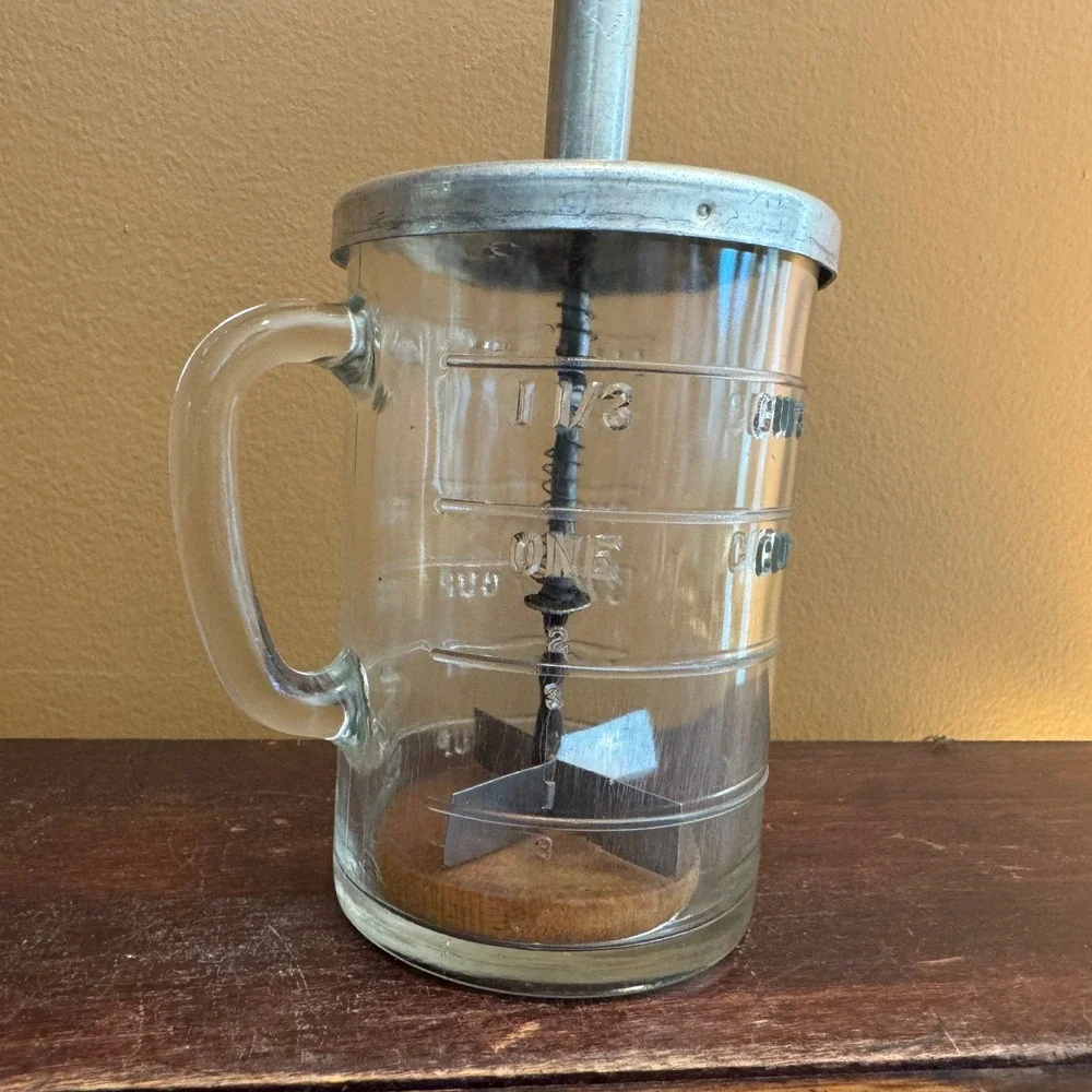 Vintage PAMCO Manual Nut Chopper & Measuring Cup Glass Metal Food‎ Chopper